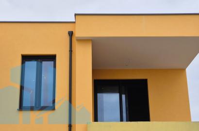 Brodarica, Šibenik - Stan sa vrtom i pogledom na mora - C