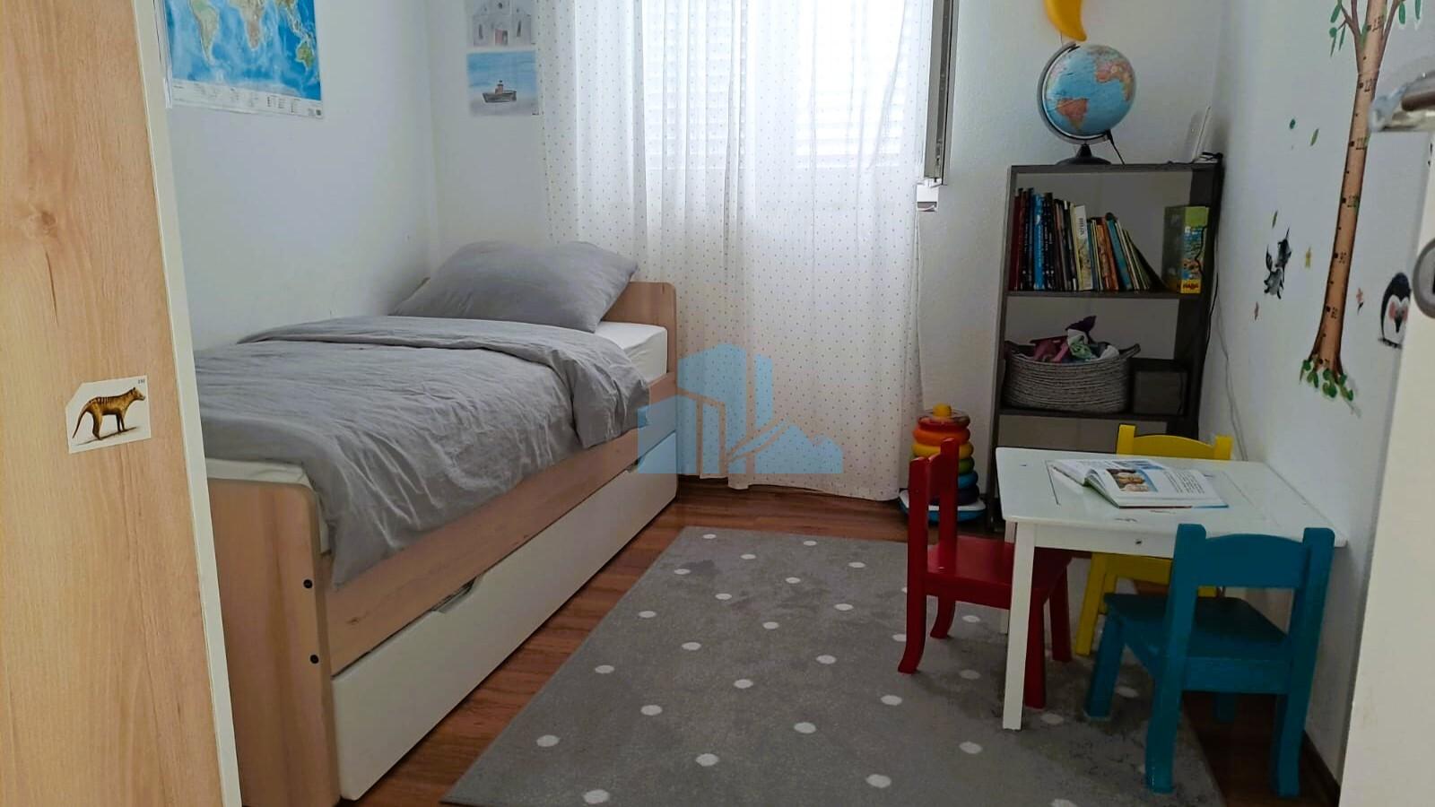 Stan s garsonjerom i terasom s pogledom na more, Baldekin, Šibenik