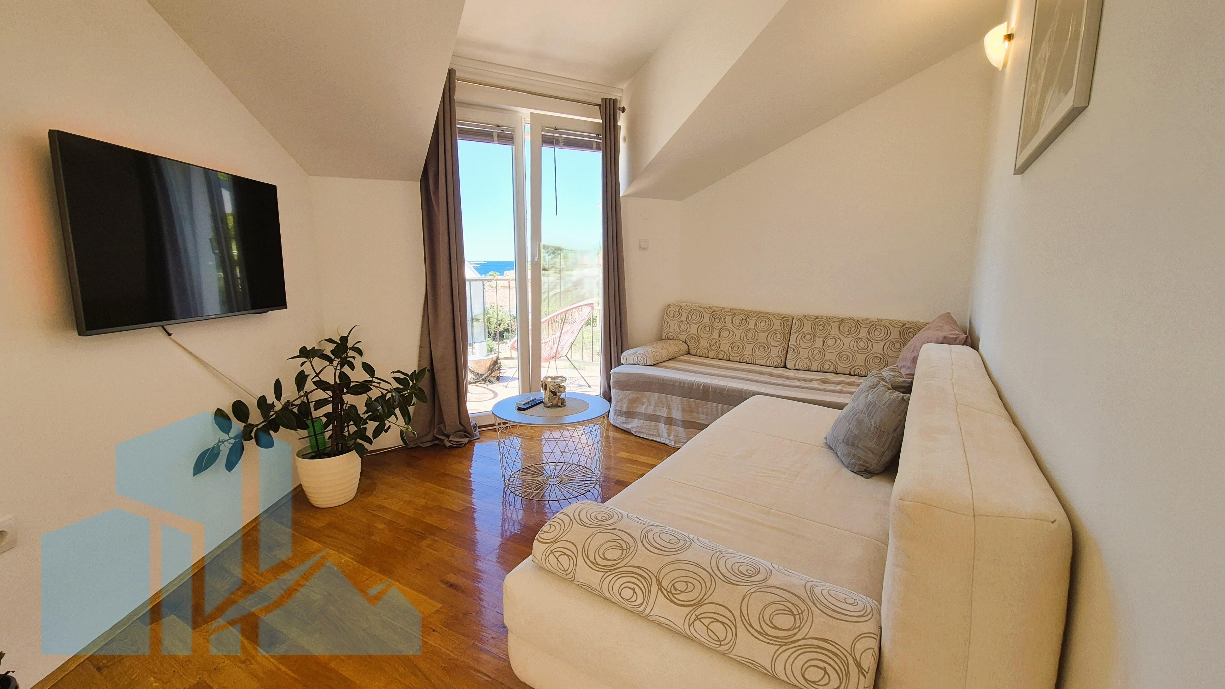 Stan: Žaborić, 50.00 m2 sa garažom